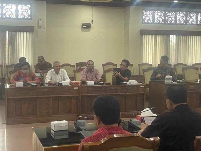 podiumnews.com-DPRD Bali Minta Pemprov Segera Tuntaskan Vaksin PMK